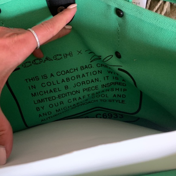 SOLD⛔️Authentic COACH 1941 Canvas/leather DINOSAUR L.Edition Michael Jordan tote - Picture 3 of 14